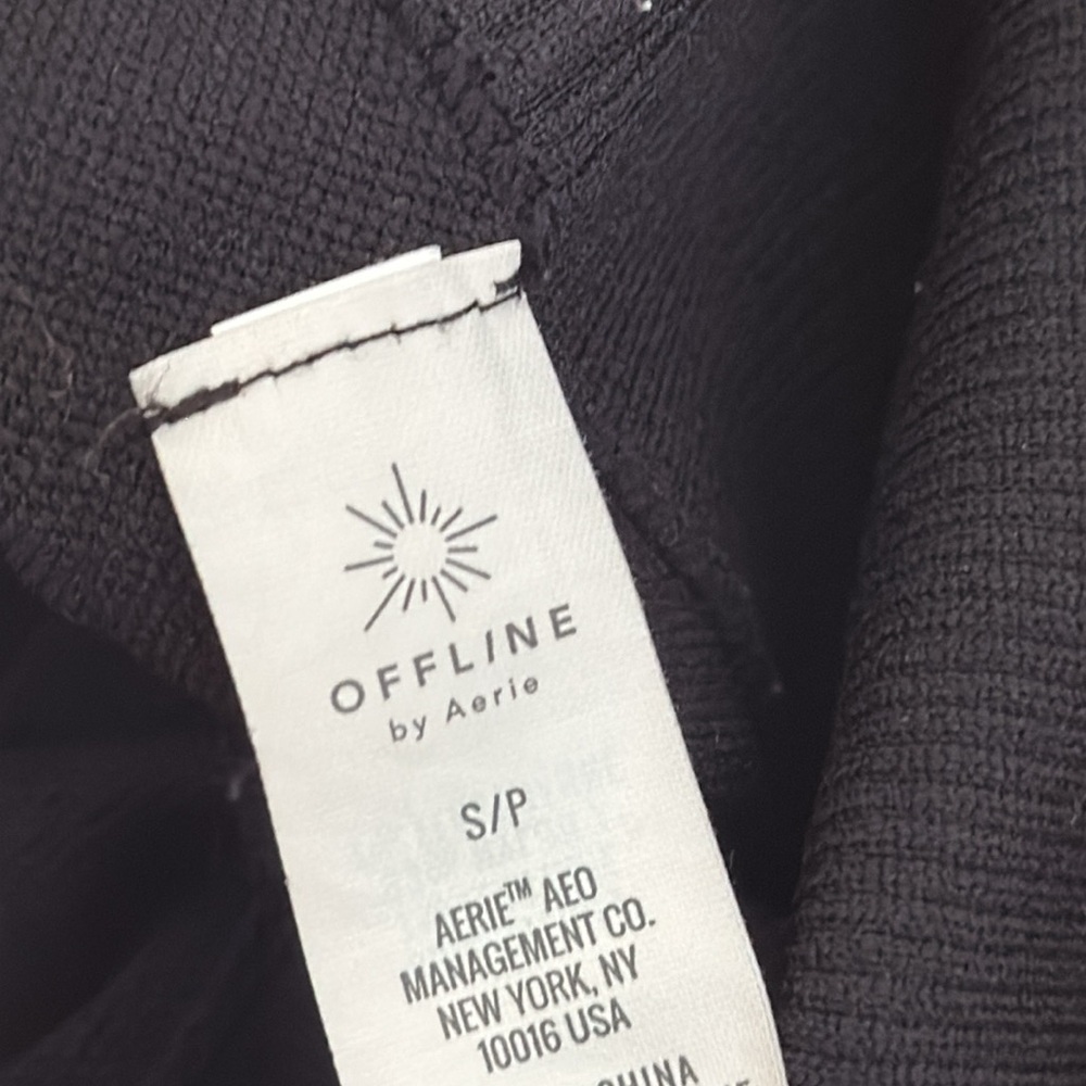 Offline by Aerie cropped workout top - Picture 3 of 4